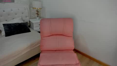 Snapshot of chikibom28 chatting on 17, 10, 2025 Chiki online show from 17, 10, 2025