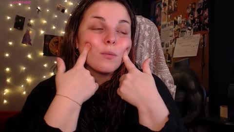 Snapshot of chill_saya chatting on 7, 10, 2025 Saya online show from 7, 10, 2025