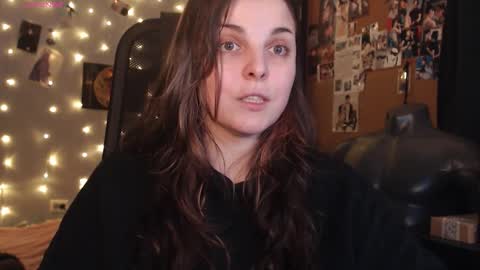 Snapshot of chill_saya chatting on 23, 10, 2025 Saya online show from 23, 10, 2025