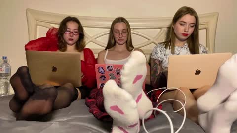 Snapshot of chillgoddess chatting on 31, 12, 2024 Goddess Vika - owner of all ur money online show from 31, 12, 2024