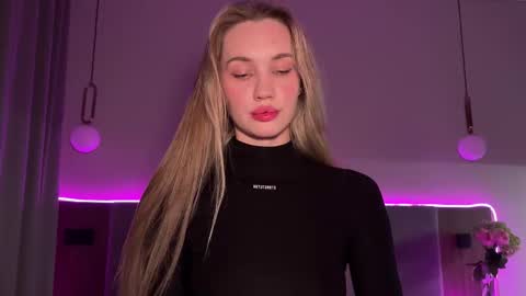 Snapshot of chillgoddess chatting on 7, 11, 2025 Goddess Vika - owner of all ur money online show from 7, 11, 2025