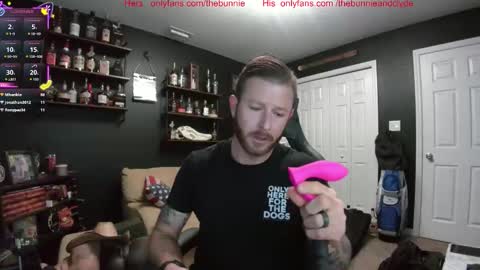 Snapshot of chillinthemosttt chatting on 3, 11, 2025 Chillinthemosttt online show from 3, 11, 2025