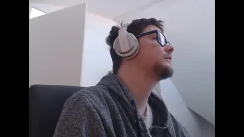 Snapshot of chillzonecam chatting on 14, 9, 2025 chillzonecam online show from 14, 9, 2025