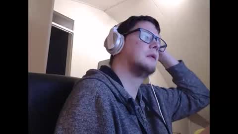 Snapshot of chillzonecam chatting on 13, 10, 2025 chillzonecam online show from 13, 10, 2025