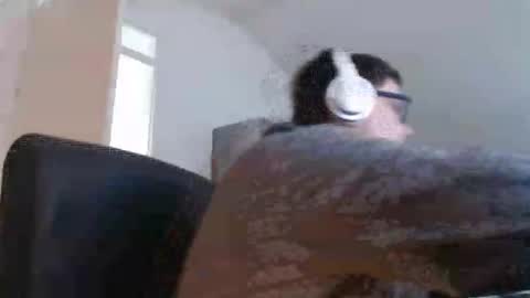 Snapshot of chillzonecam chatting on 17, 10, 2025 chillzonecam online show from 17, 10, 2025