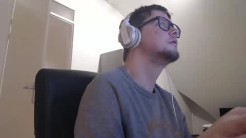 Snapshot of chillzonecam chatting on 29, 11, 2025 chillzonecam online show from 29, 11, 2025