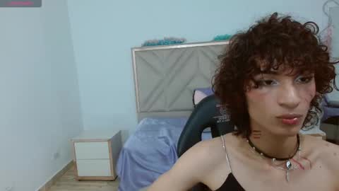 Snapshot of chipi_tay chatting on 19, 10, 2025 chipi_tay online show from 19, 10, 2025