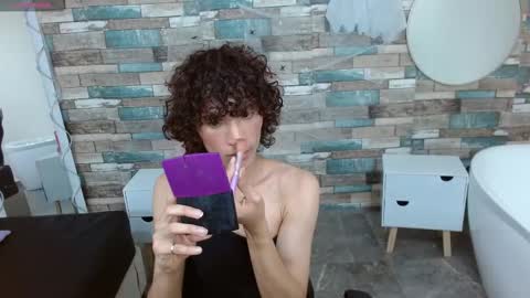 Snapshot of chipi_tay chatting on 3, 11, 2025 chipi_tay online show from 3, 11, 2025