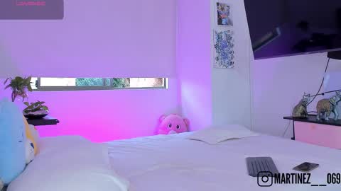 Snapshot of chloe__daviss chatting on 17, 10, 2025 CHLOE online show from 17, 10, 2025