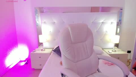 Chloe online show from 17, 1, 2025