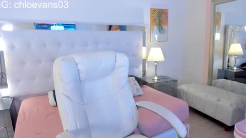 Chloe online show from 13, 11, 2025