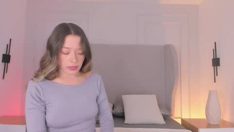 Snapshot of chloe_dee_ chatting on 14, 11, 2025 Chloe online show from 14, 11, 2025