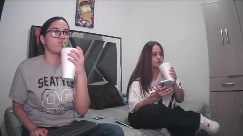 Chloe and Danna online show from 21, 9, 2025