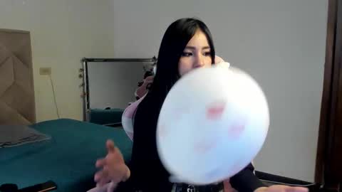 Chloe online show from 4, 3, 2026