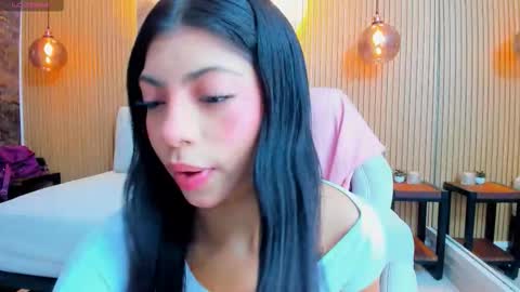 Snapshot of chloe_murray chatting on 1, 11, 2025 CHLOE online show from 1, 11, 2025