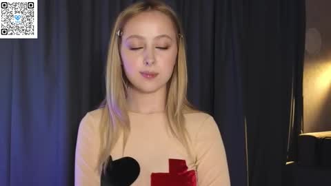  Chloe  online show from 10, 10, 2025