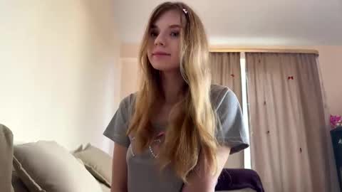 Snapshot of chloe_show chatting on 2, 3, 2026 hloe online show from 2, 3, 2026