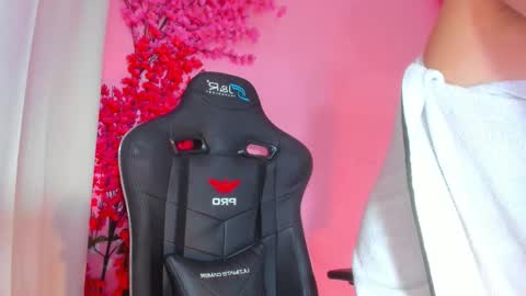 Chloe Miller  online show from 22, 12, 2025