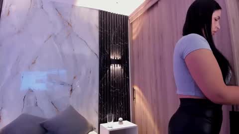 chloe online show from 14, 10, 2025