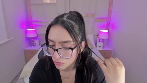 Chloe online show from 28, 2, 2025