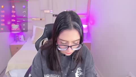 Chloe online show from 6, 3, 2025