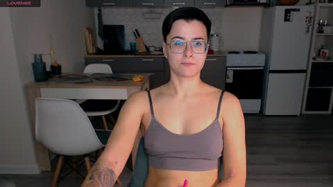 Snapshot of chloe_x_ chatting on 14, 12, 2024 Eva and Sandra online show from 14, 12, 2024