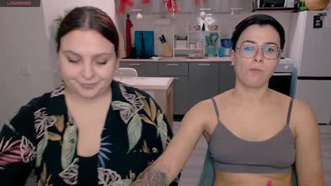 Snapshot of chloe_x_ chatting on 4, 1, 2025 Eva and Sandra online show from 4, 1, 2025