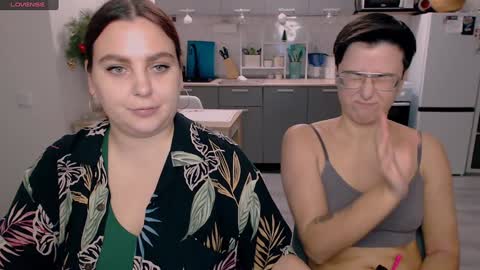 Snapshot of chloe_x_ chatting on 8, 1, 2025 Eva and Sandra online show from 8, 1, 2025