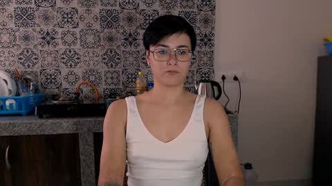 Snapshot of chloe_x_ chatting on 2, 2, 2025 Eva and Sandra online show from 2, 2, 2025