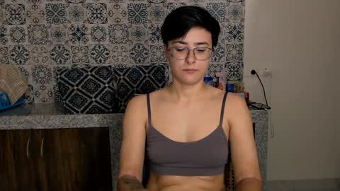 Snapshot of chloe_x_ chatting on 8, 2, 2025 Eva and Sandra online show from 8, 2, 2025