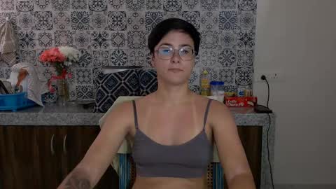 Snapshot of chloe_x_ chatting on 17, 2, 2025 Eva and Sandra online show from 17, 2, 2025