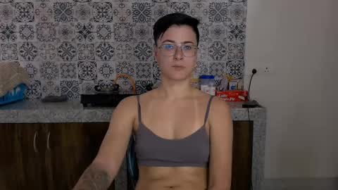 Snapshot of chloe_x_ chatting on 27, 2, 2025 Eva and Sandra online show from 27, 2, 2025