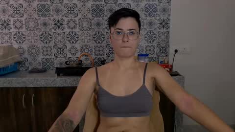 Snapshot of chloe_x_ chatting on 27, 2, 2025 Eva and Sandra online show from 27, 2, 2025