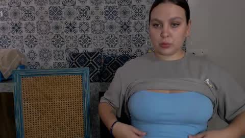 Snapshot of chloe_x_ chatting on 6, 3, 2025 Eva and Sandra online show from 6, 3, 2025