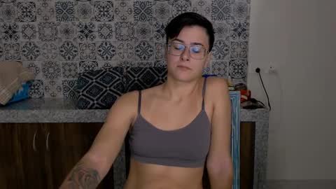 Snapshot of chloe_x_ chatting on 10, 3, 2025 Eva and Sandra online show from 10, 3, 2025