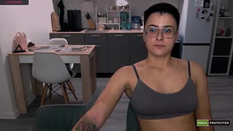 Snapshot of chloe_x_ chatting on 13, 9, 2025 Eva and Sandra online show from 13, 9, 2025