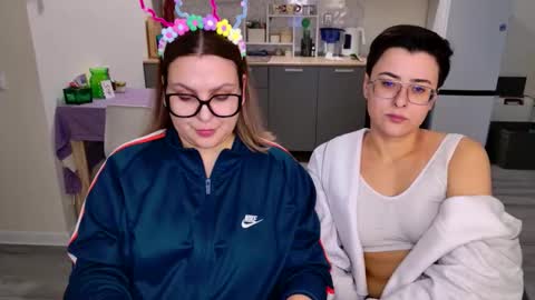 Snapshot of chloe_x_ chatting on 25, 2, 2026 Eva and Sandra online show from 25, 2, 2026