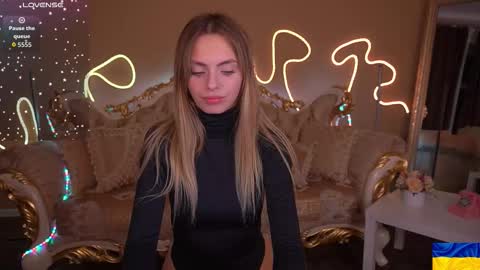 chloebright online show from 1, 10, 2025
