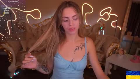 chloebright online show from 2, 10, 2025