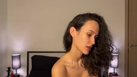 chloe online show from 26, 3, 2026