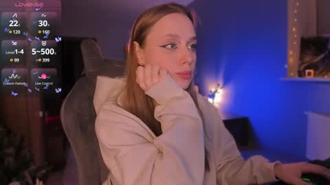 chloegins online show from 10, 12, 2024