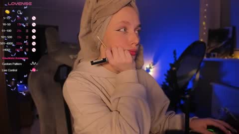 chloegins online show from 13, 12, 2024