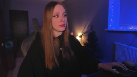 chloegins online show from 15, 12, 2024