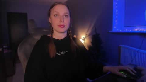 chloegins online show from 17, 12, 2024
