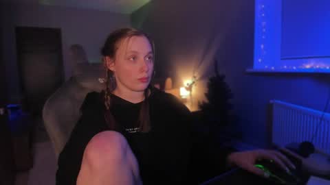 chloegins online show from 18, 12, 2024