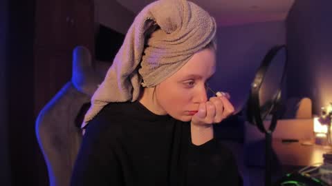 chloegins online show from 24, 12, 2024