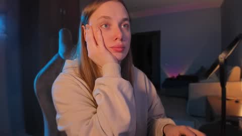 chloegins online show from 8, 1, 2025