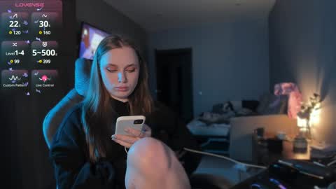 chloegins online show from 10, 1, 2025