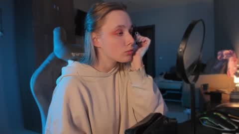 chloegins online show from 11, 1, 2025
