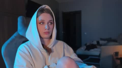 chloegins online show from 11, 1, 2025